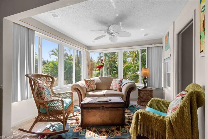 Sunroom / solarium with plenty of natural light
