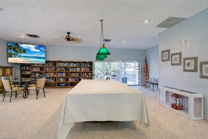 Hidden Gardens Community Library & Billiards