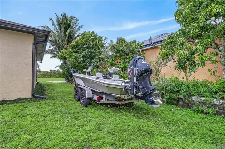 2205 Ne 1st Pl, Cape Coral, Florida 33909