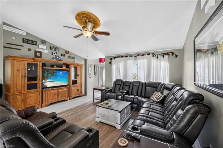 2205 Ne 1st Pl, Cape Coral, Florida 33909