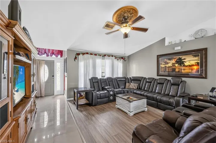 2205 Ne 1st Pl, Cape Coral, Florida 33909