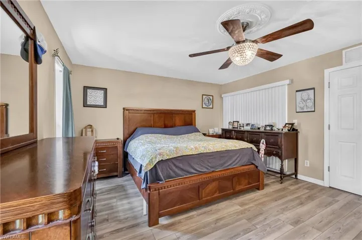 2205 Ne 1st Pl, Cape Coral, Florida 33909