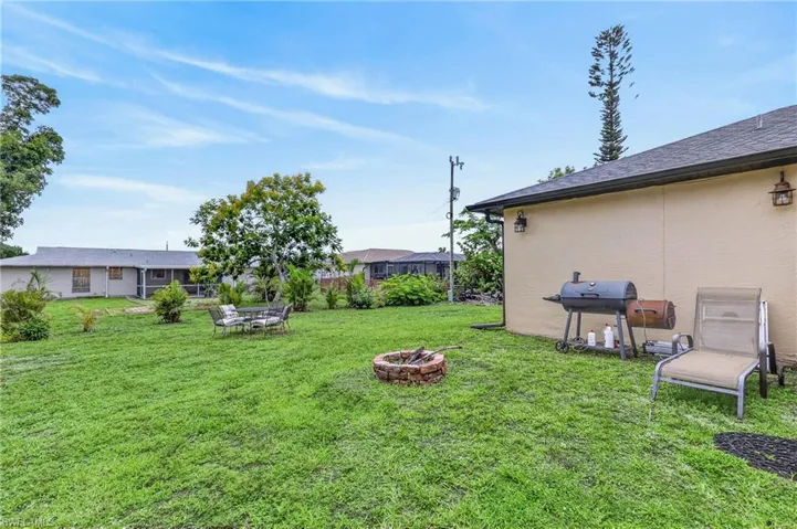 2205 Ne 1st Pl, Cape Coral, Florida 33909