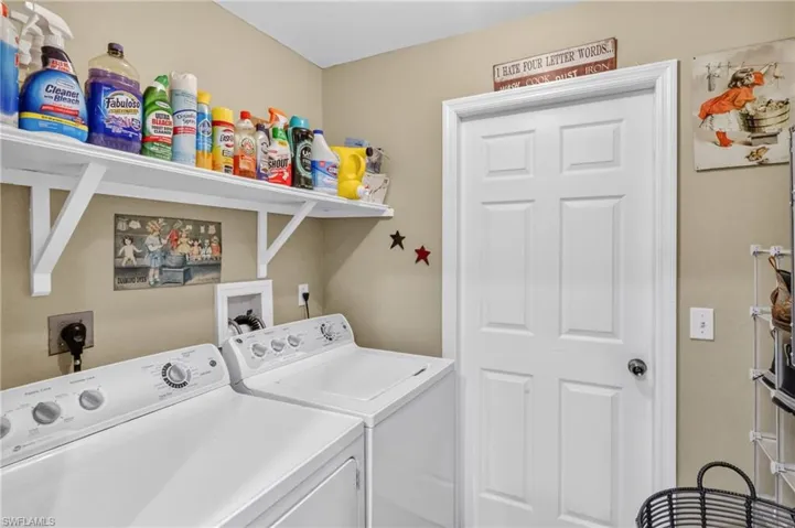 2205 Ne 1st Pl, Cape Coral, Florida 33909