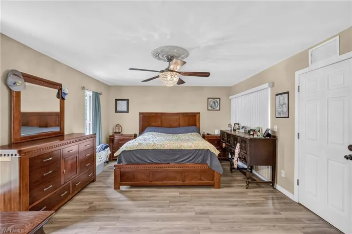 2205 Ne 1st Pl, Cape Coral, Florida 33909