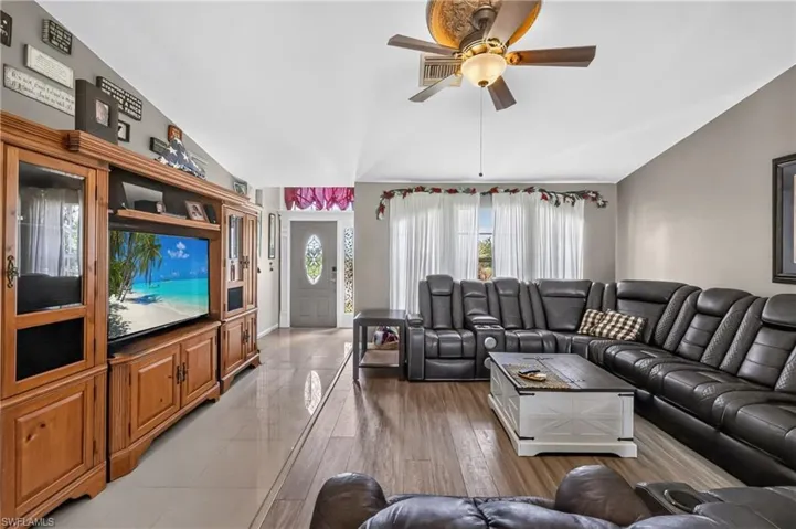 2205 Ne 1st Pl, Cape Coral, Florida 33909