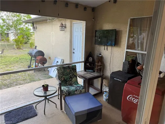 2205 Ne 1st Pl, Cape Coral, Florida 33909