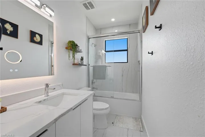 2530 SW 4th  PL, Cape Coral, FL 33914