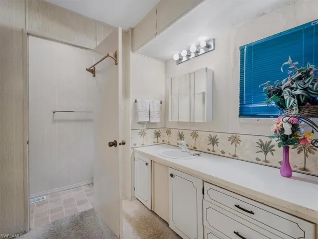 265 Fireball Ln, North Fort Myers, Florida 33917