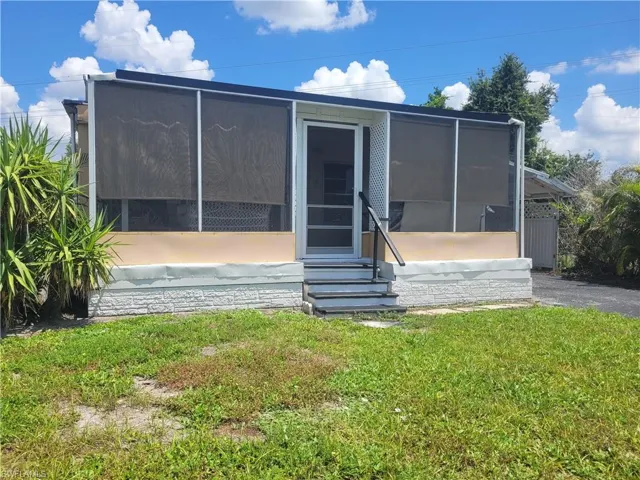 265 Fireball Ln, North Fort Myers, Florida 33917