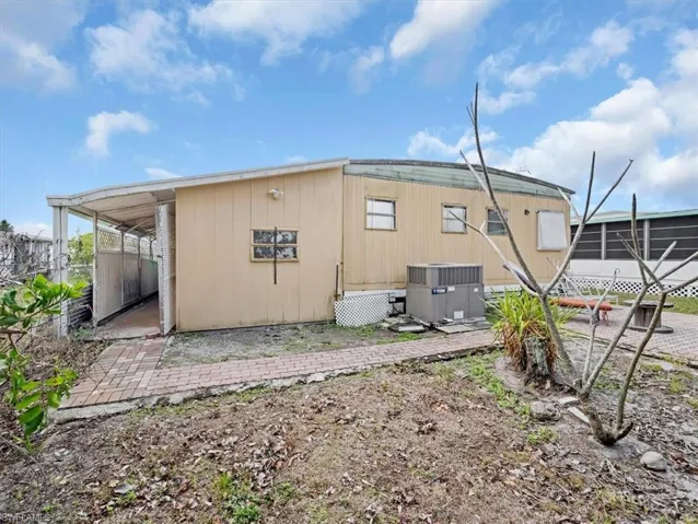 265 Fireball Ln, North Fort Myers, Florida 33917
