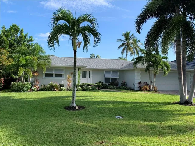 675  Wedge  DR, Naples, FL 34103