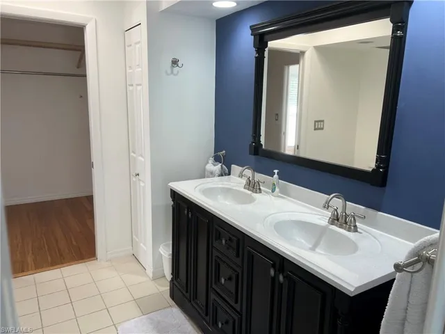675  Wedge  DR, Naples, FL 34103