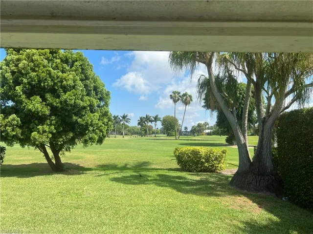 675  Wedge  DR, Naples, FL 34103