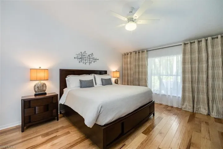 6168  Mandalay  CIR, Naples, FL 34112