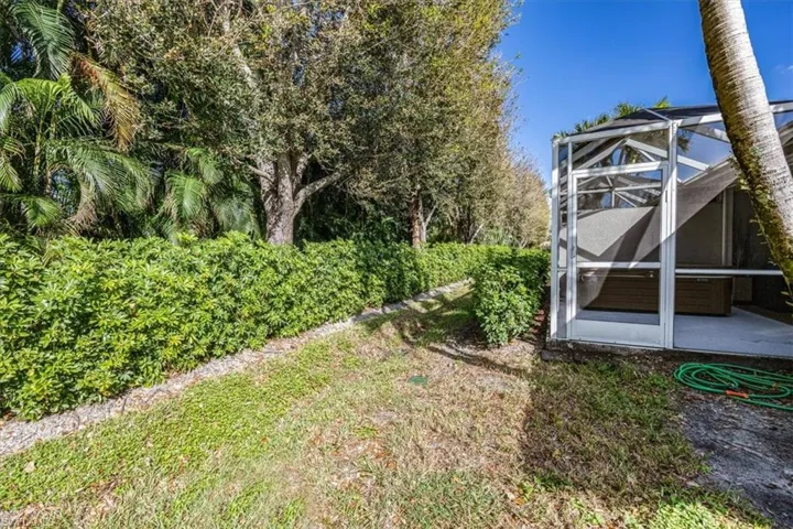 6168  Mandalay  CIR, Naples, FL 34112