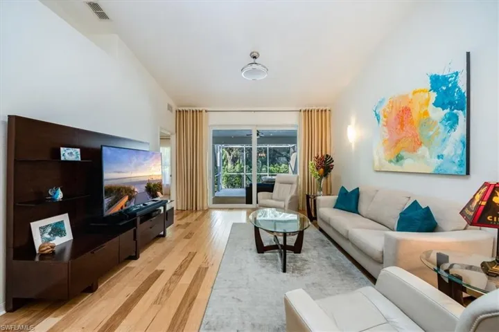 6168  Mandalay  CIR, Naples, FL 34112