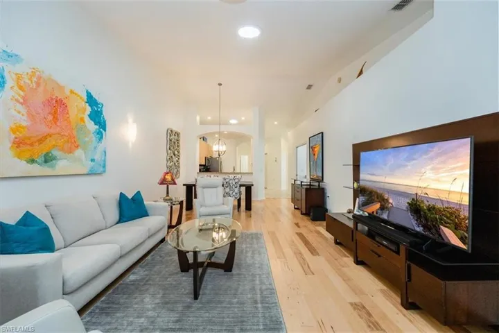 6168  Mandalay  CIR, Naples, FL 34112