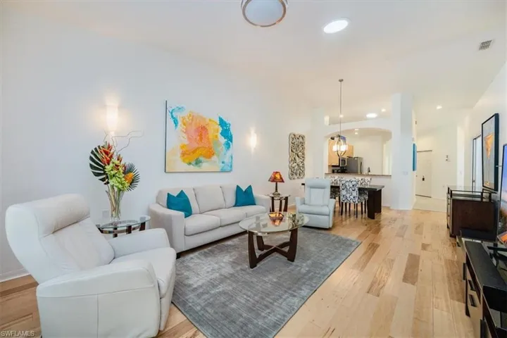6168  Mandalay  CIR, Naples, FL 34112