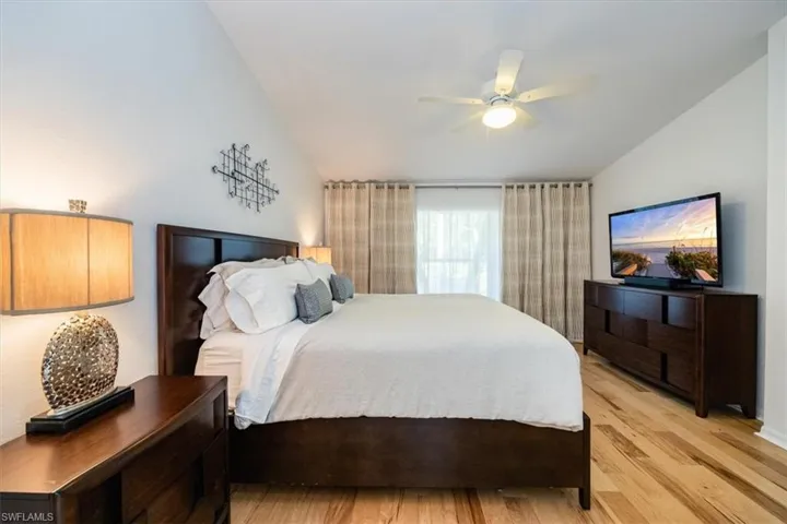 6168  Mandalay  CIR, Naples, FL 34112