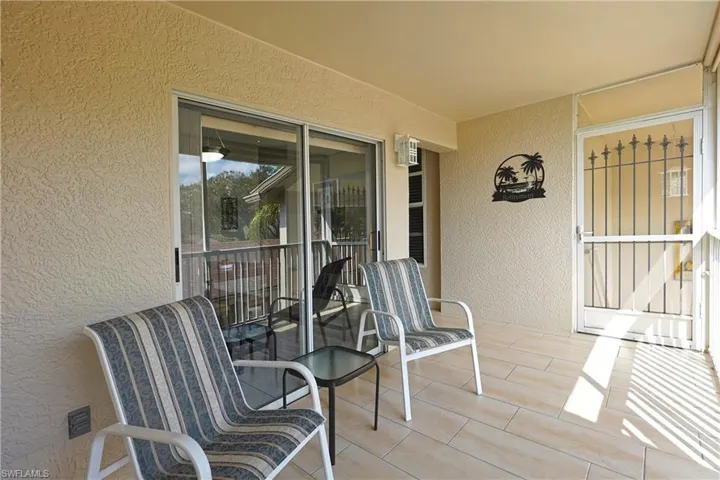 East lanai all screened with blinds Tile flooring