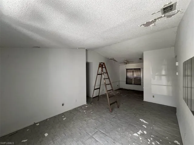 15736  Coral Vine  LN, Fort Myers, FL 33905