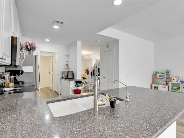 3580  Islandwalk  CIR, Naples, FL 34119