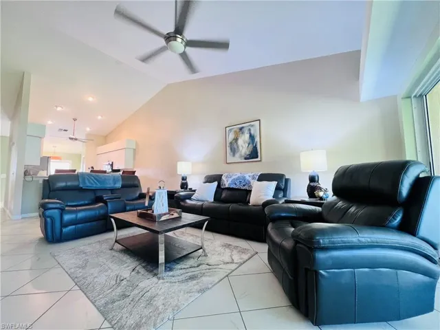 8073  Panther  TRL, Naples, FL 34113