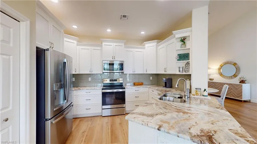 9300  Bayberry  BEND, Fort Myers, FL 33908