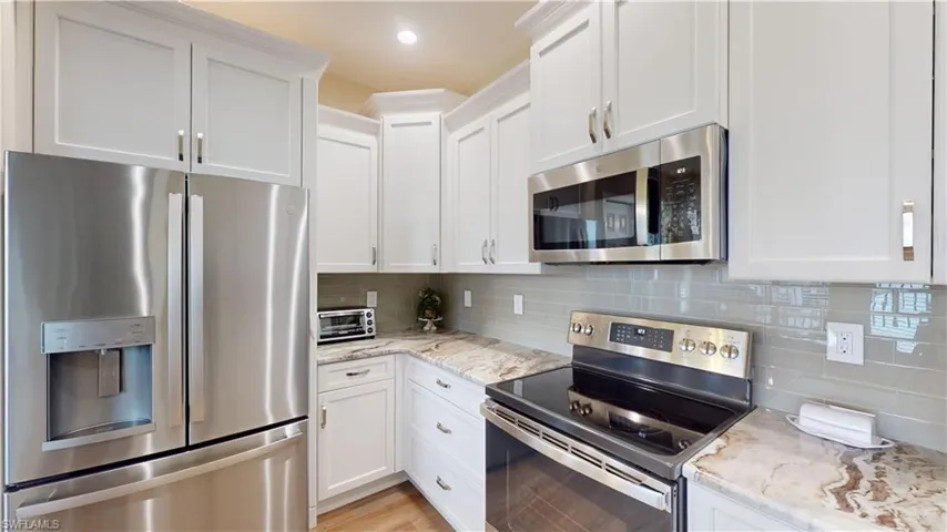 9300  Bayberry  BEND, Fort Myers, FL 33908