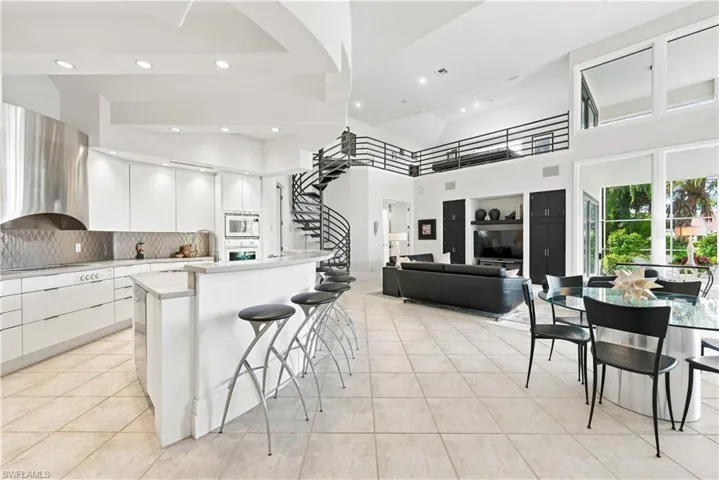 Seamless indoor/outdoor living is what Southwest Florida is all about!