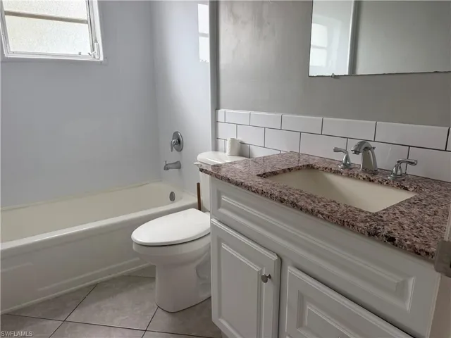 2521 16th Pl, Cape Coral, Florida 33904