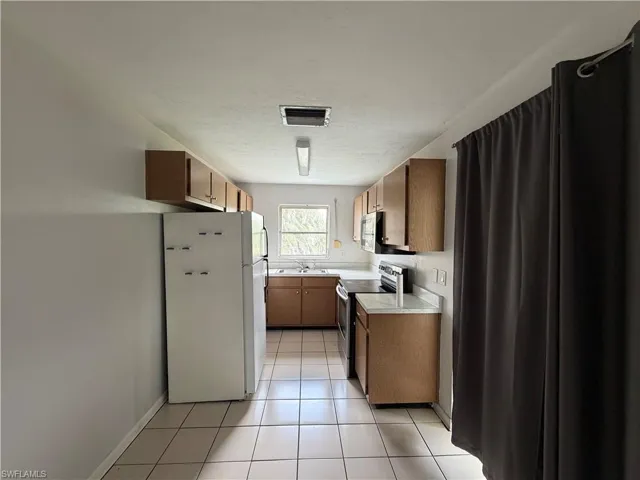 2521 16th Pl, Cape Coral, Florida 33904