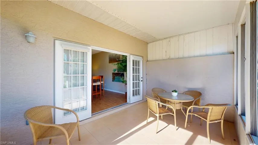 Sunroom / solarium with french doors