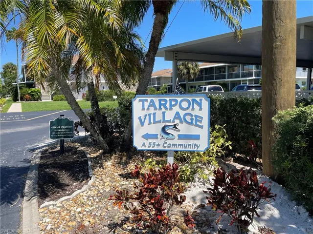 330  Kon Tiki  DR, Naples, FL 34113