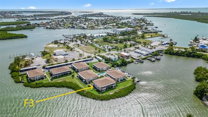 330  Kon Tiki  DR, Naples, FL 34113