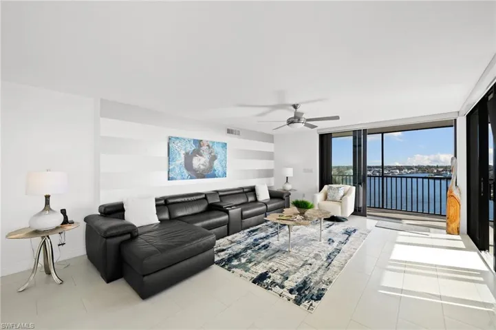 10420  Gulf Shore  DR, Naples, FL 34108