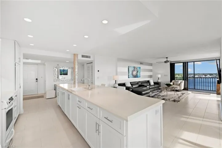 10420  Gulf Shore  DR, Naples, FL 34108