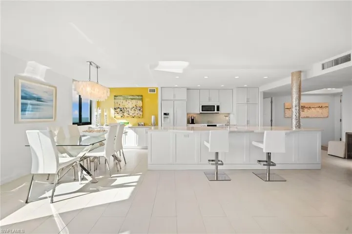 10420  Gulf Shore  DR, Naples, FL 34108