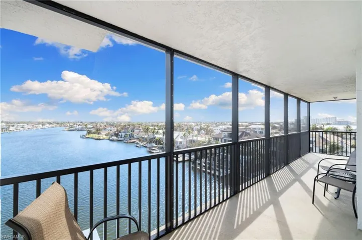 10420  Gulf Shore  DR, Naples, FL 34108