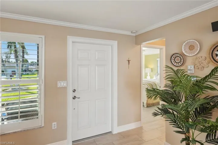 Foyer with ornamental molding