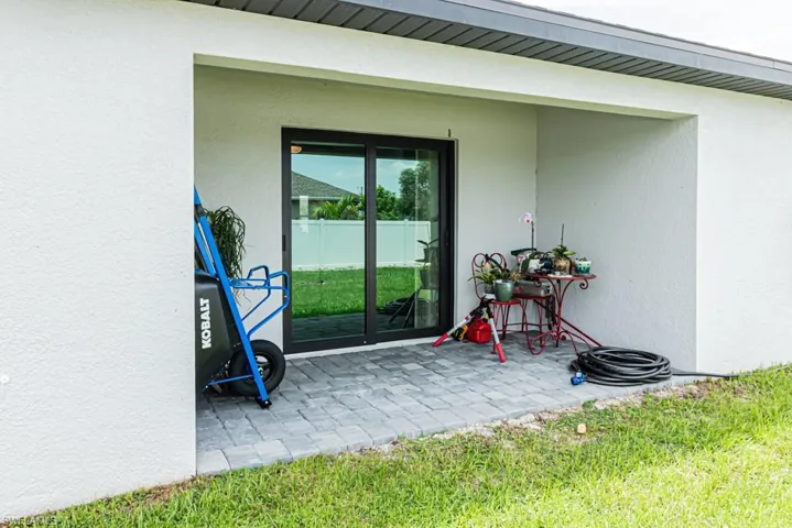 2902 6th Ave, Cape Coral, Florida 33993