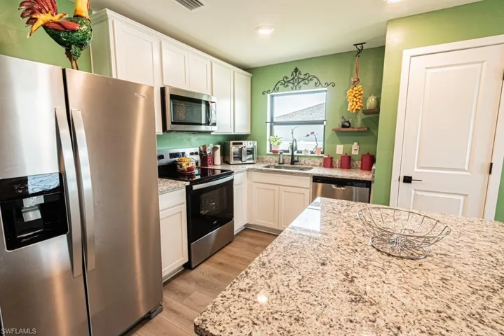 2902 6th Ave, Cape Coral, Florida 33993
