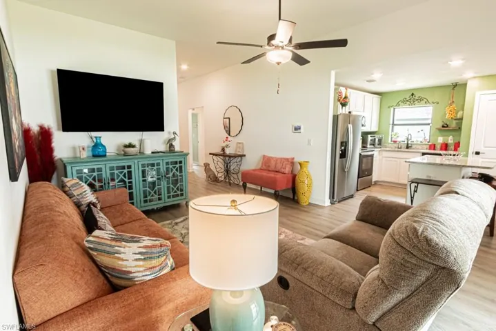2902 6th Ave, Cape Coral, Florida 33993