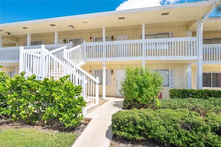 4603  Bayshore  DR, Naples, FL 34112