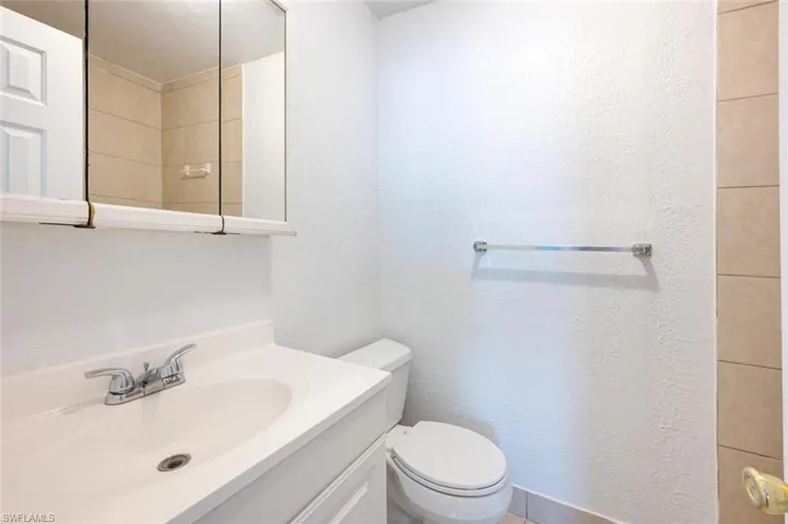 4603  Bayshore  DR, Naples, FL 34112
