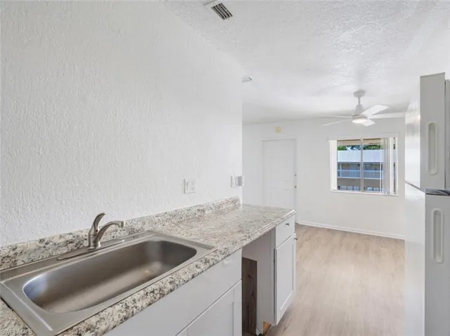 4603  Bayshore  DR, Naples, FL 34112