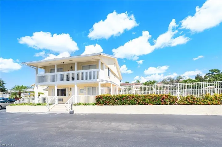 4603  Bayshore  DR, Naples, FL 34112