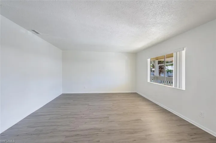 4603  Bayshore  DR, Naples, FL 34112