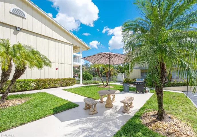 4603  Bayshore  DR, Naples, FL 34112